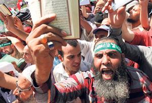 Агрессивно настроенные исламисты требуют от туристов немедленно покинуть страну: «Пока не слишком поздно»