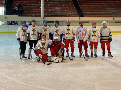 Команда «Медик» завоевала «бронзу» на турнире по мини-хоккею с мячом