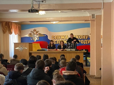 Полицейские Первоуральска приняли участие во Всероссийской акции «Студенческий десант».