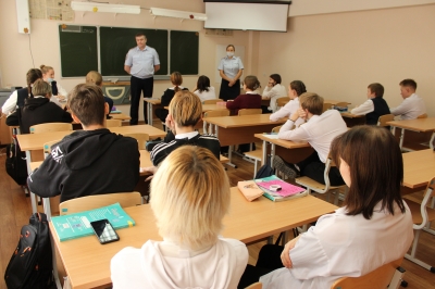 В школе № 6 состоялась лекция в рамках оперативно-профилактических мероприятий «С ненавистью и ксенофобией нам не по пути», «Дети России-2021». 