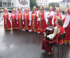 В Первоуральске состоялся очередной концерт «Музыкальные вечера у фонтана».