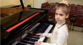 В Первоуральске прошел конкурс юных пианистов