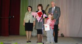Жительнице Первоуральска Елене Соловьевой вручен 4000-­й сертификат на получение материнского капитала
