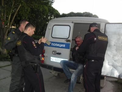 Полиция Первоуральска задержала подозреваемого, открывшего стрельбу на берегу пруда. ВИДЕО
