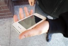 В Первоуральске 18-летний ранее судимый молодой человек украл у продавщицы магазины сотовый телефон. Оперативно раскрыть кражу полицейским помогла запись видеонаблюдения