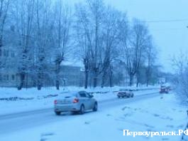 ГИБДД Первоуральска выпустила предупреждение о сложных дорожных условиях