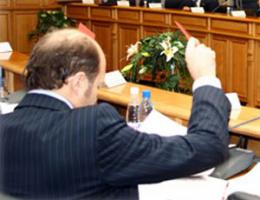 Депутаты Первоуральска просят продлить себе полномочия