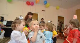 Первоуральских воспитанников Дома малютки поздравили с Днем защиты детей