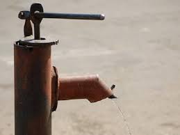Мэрия ввела плату за воду из водоскважины для равноправия
