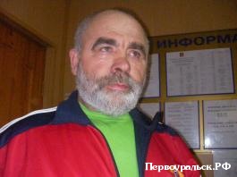 Первоуралец Иван Хнаев пикетирует городскую администрацию