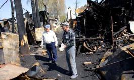 В коллективном саду Первоуральска полностью сгорели три садовых домика