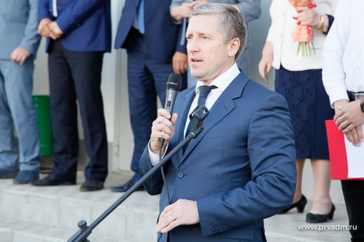 ������� ����� ��������� ������������� � ���� ������