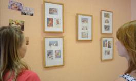 В Первоуральском выставочном центре проходят выставки ретро-открыток и поделок из глины