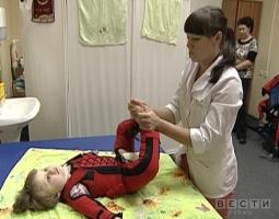 Костюмы, способные ставить на ноги детей-инвалидов, разработали в столице Урала