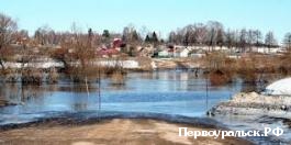 В Первоуральск пришел паводок