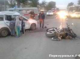 За рулем "Калины", сбившей байкера была сотрудник полиции Первоуральска.