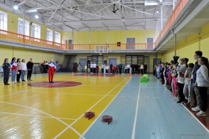 Жаркая эстафета для безопасности детей в Первоуральске: профилактика пожаров и спортивные навыки
