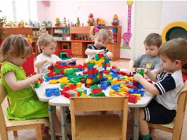 Дронов повысил родительскую плату за детские сады на 250 рублей