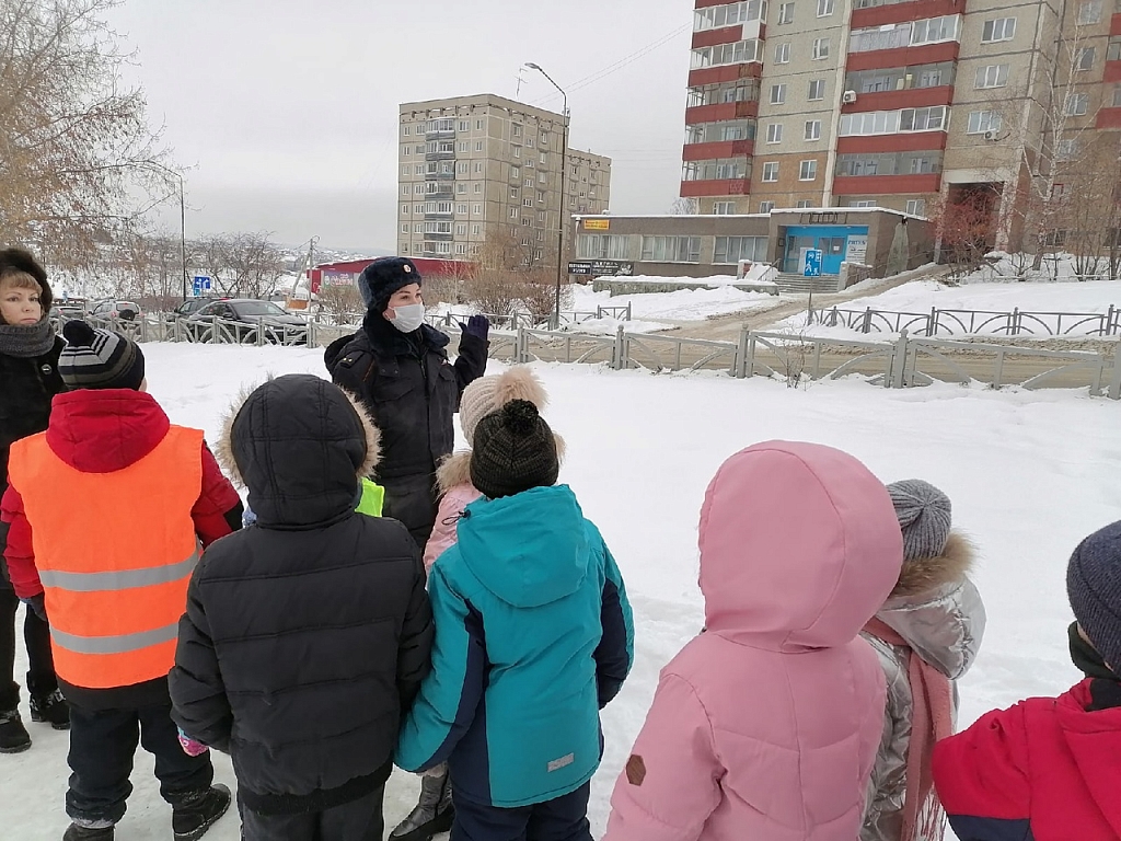 Школа 11 первоуральск. Школа Первоуральск. Фото школы 11 в Первоуральске.