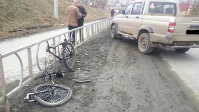 В Первоуральске велосипедист получил серьёзные травмы в результате ДТП