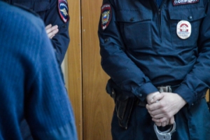 Полицейские в Екатеринбурге задержали девушку-курьера, похитившую 400 тысяч рублей у пенсионерки