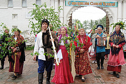 В «Оленьих ручьях» с ночными экскурсиями, сплавами и обрядами отпразднуют Иванов день