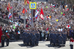 Более 8000 первоуральцев присоединились к празднованию Дня Победы на центральной площади города