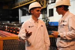 Губернатору на Первоуральском новотрубном заводе показали философию белой металлургии