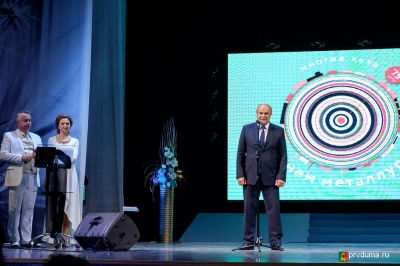 ������� ������ ��������� ������������� � ���� ����������