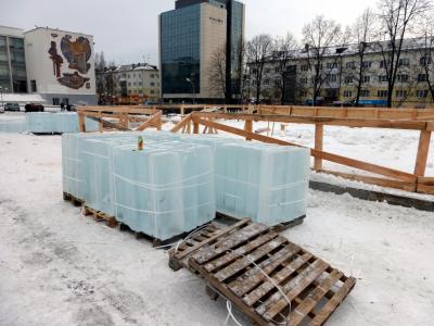 На площади Победы в Первоуральске готовят секретный ледовый объект