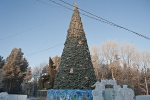 Ледовый городок в парке Первоуральска простоит до конца января