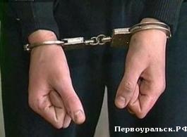 В Первоуральске задержали гражданина, подозреваемого в хищении денежных средств у работницы автомойки.
