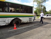 В Новоалексеевке произошла авария с участием пассажирского автобуса. Виновник скрылся. Видео